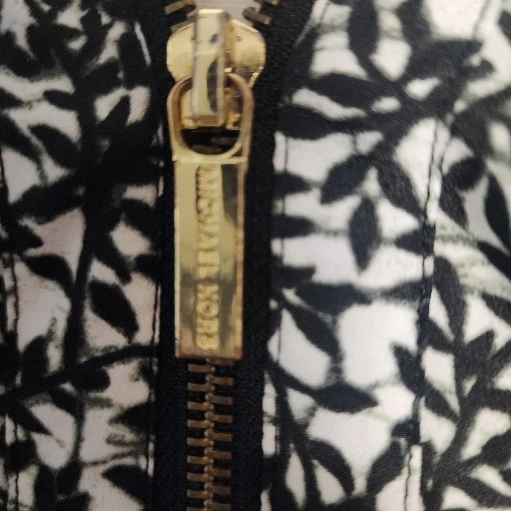 Michael Kors Black and White Womens Blouse with Gold Zipper Size 8